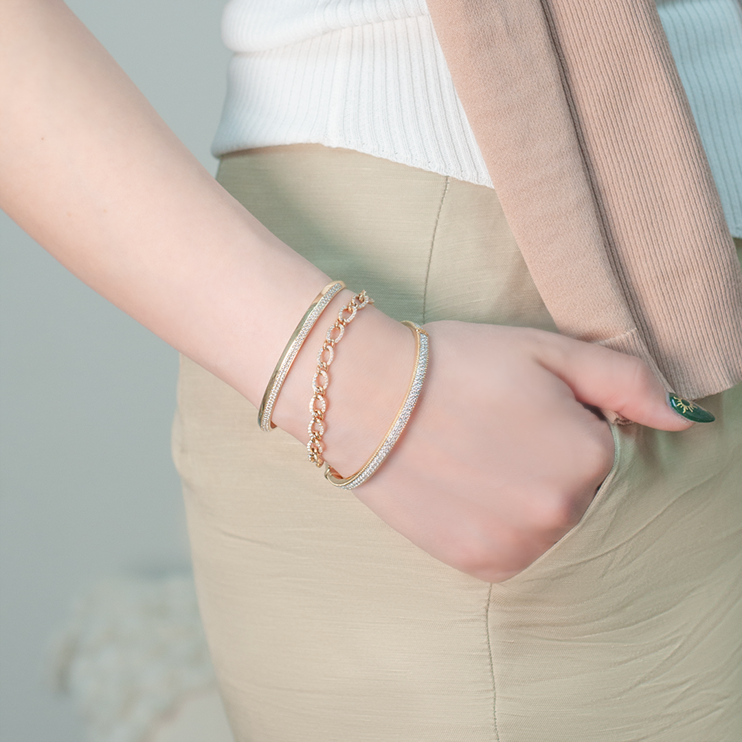 Thin pavé eternity diamond bangle